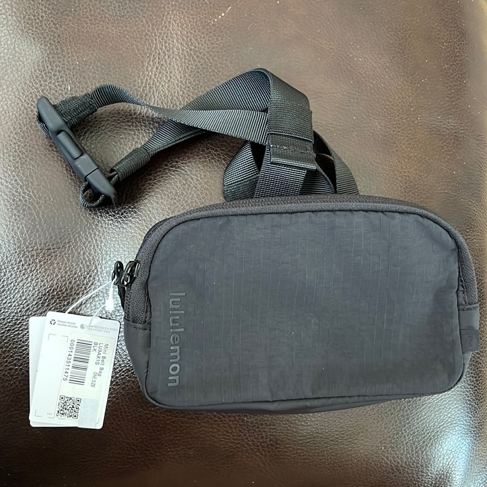 Lululemon mini belt bag